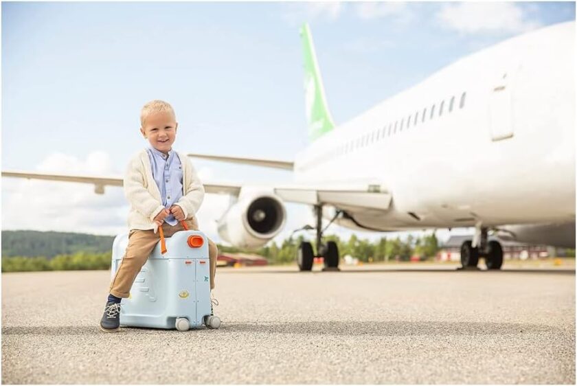 Kids' ride-on luggage and in-flight beds - Help your kids relax and sleep on the plane - Approved by multiple airlines - Best for ages 3 - 7 - Image 39