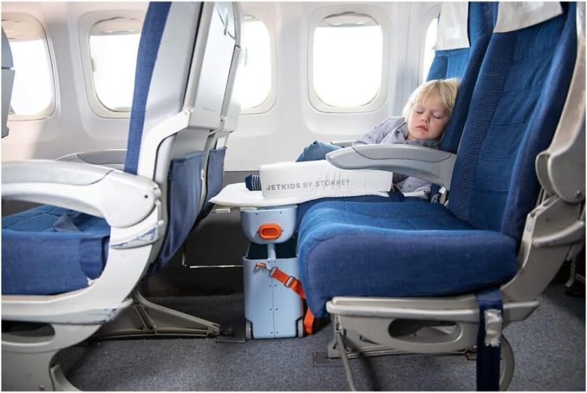 Kids' ride-on luggage and in-flight beds - Help your kids relax and sleep on the plane - Approved by multiple airlines - Best for ages 3 - 7 - Image 41