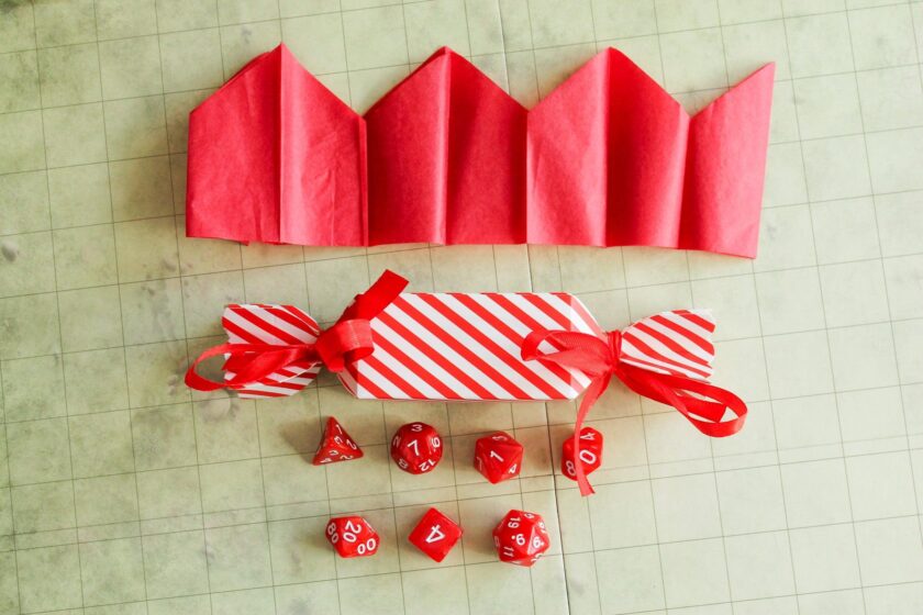 Luxury Christmas Crackers with full set of dice - Image 4