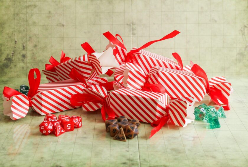 Luxury Christmas Crackers with full set of dice