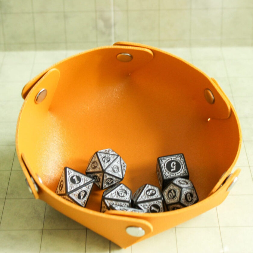 Zoltar White Dice Set - Image 4