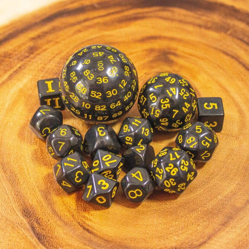 Block Black with Yellow Numbering 15 Piece Dice - Image 5