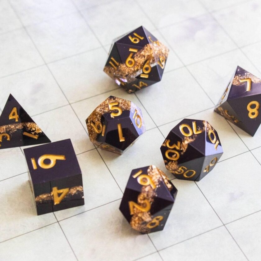 Black Goldleaf Sharp Edge dice set