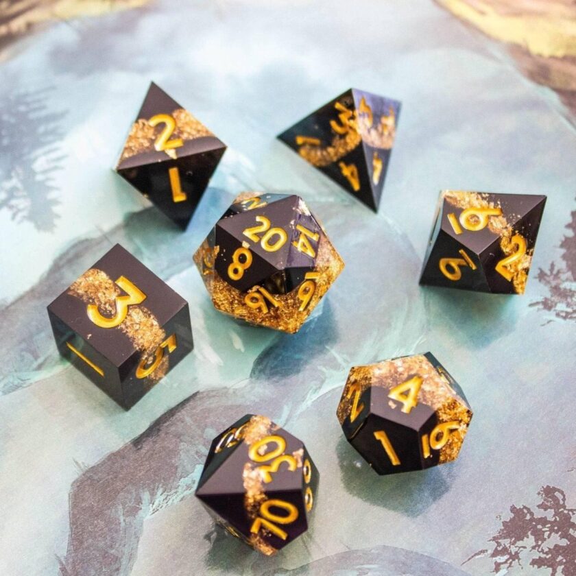 Black Goldleaf Sharp Edge dice set - Image 6