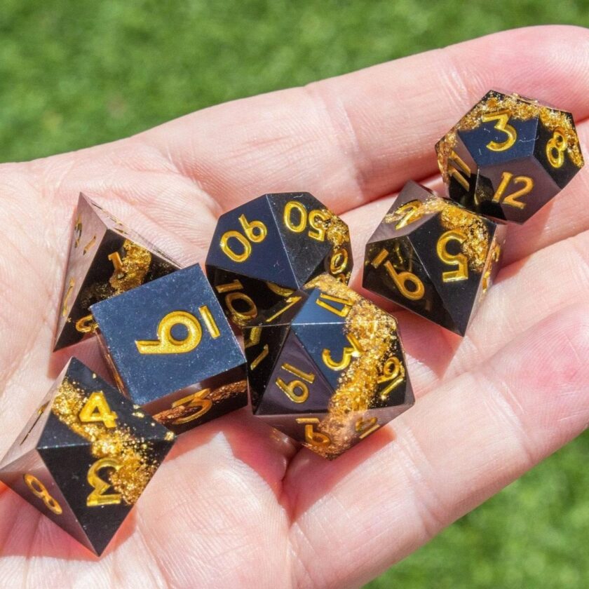 Black Goldleaf Sharp Edge dice set - Image 7