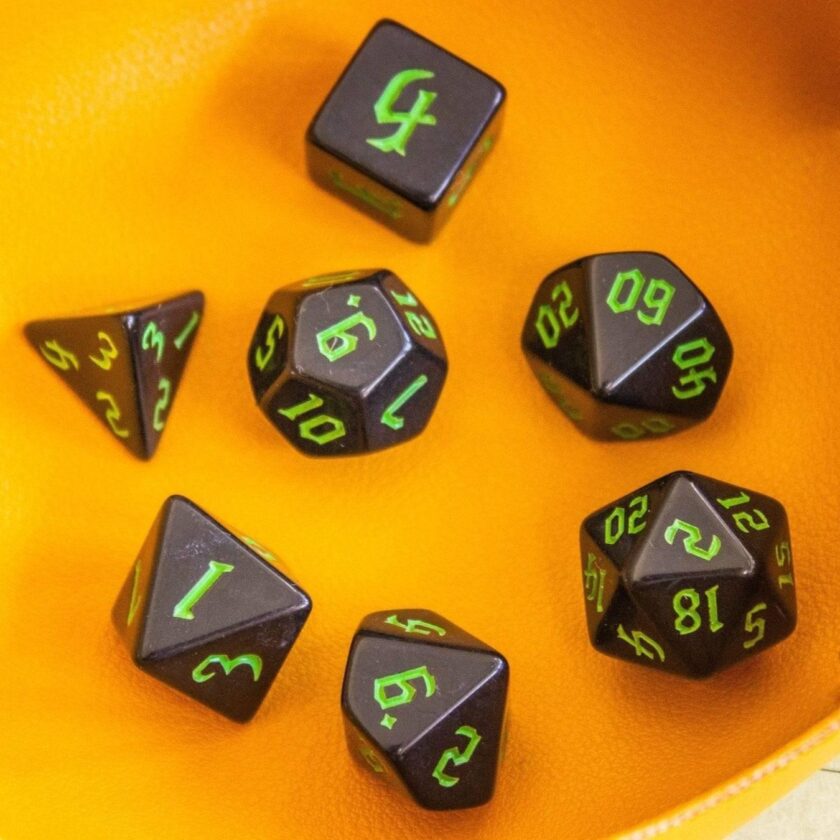 Black Witch With Green Scratching Dice Set