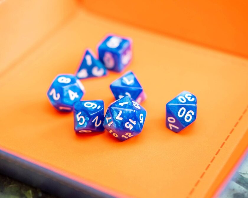 Pearl Blue Dice Set - Image 3