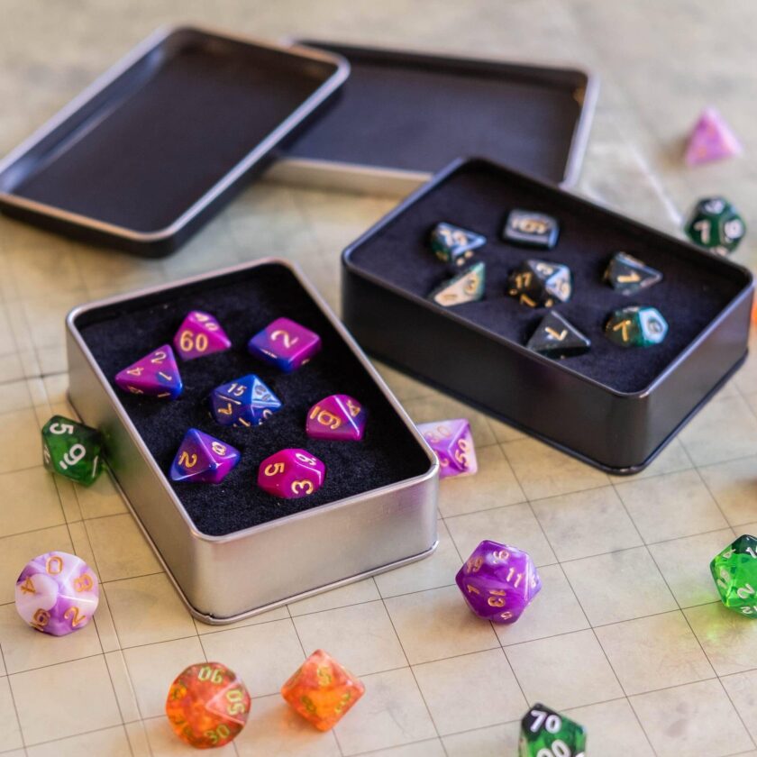 Metal Dice Tin with dice