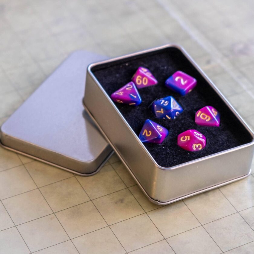 Metal Dice Tin with dice - Image 2