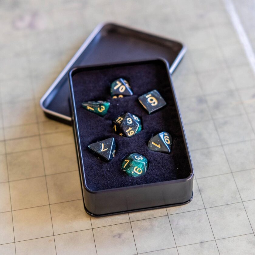 Metal Dice Tin with dice - Image 5