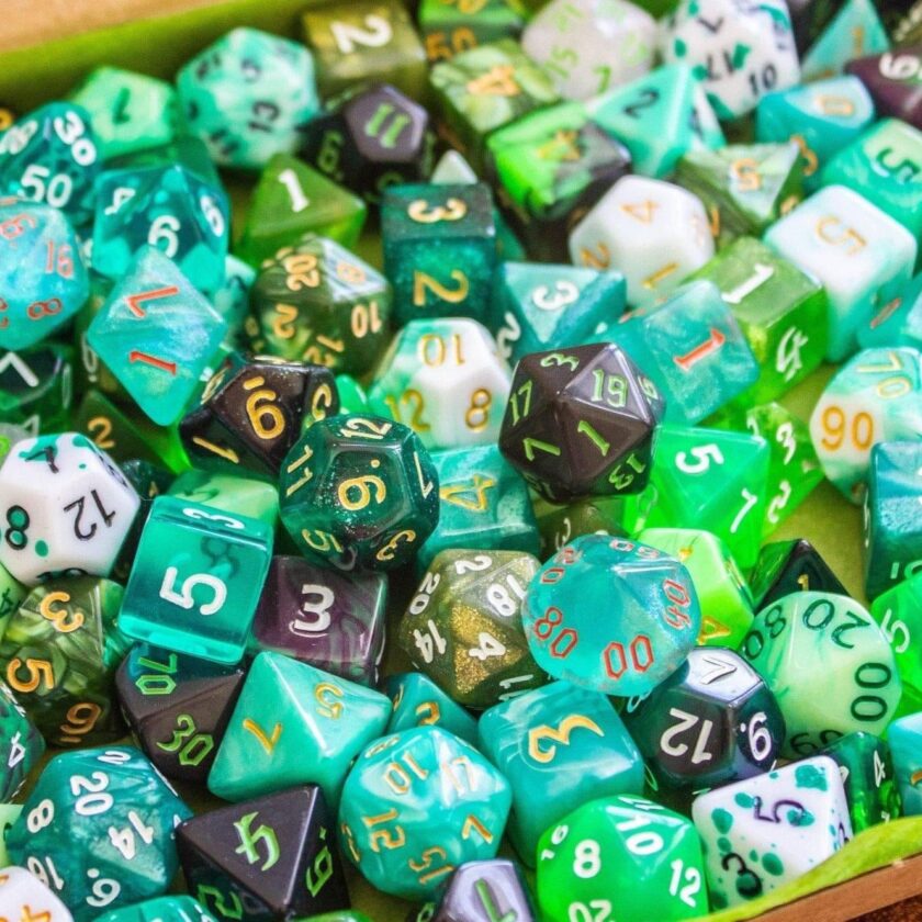 Mismatch Green Dice Set