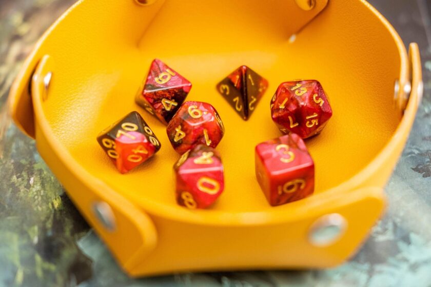 Two Tone Regal Red Dice - Image 3