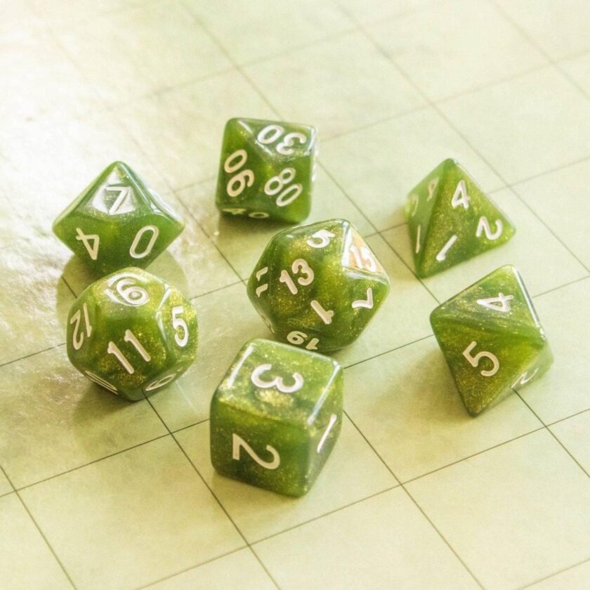 Pearl Glitter Green  Dice Set - Image 3