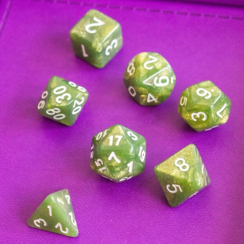 Pearl Glitter Green  Dice Set - Image 7